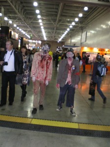 Очень правильно изображали зомбарей.